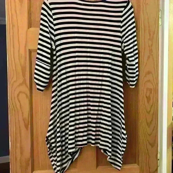 Caite Navy and White Striped Bailey Relaxed Fit Tunic - Picture 5 of 5